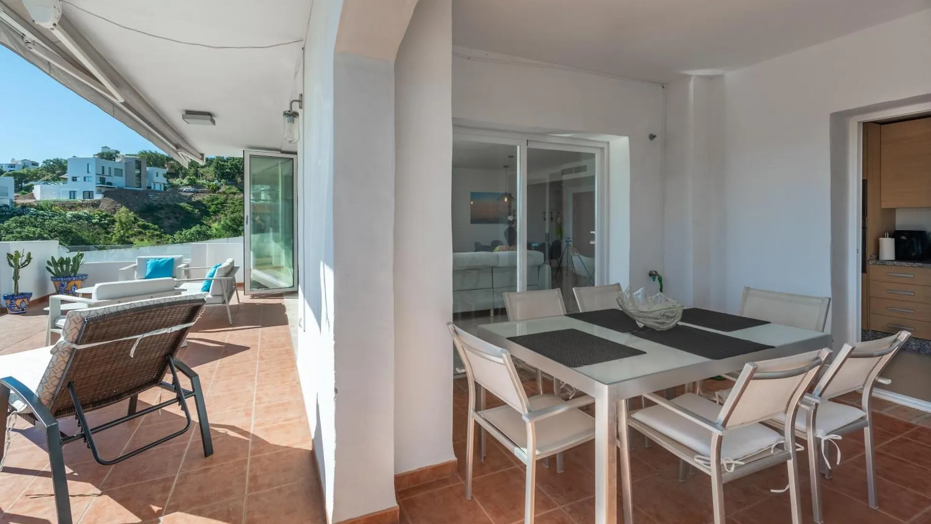 Modern Serene Retreat In Marbella East Ojen Apartment