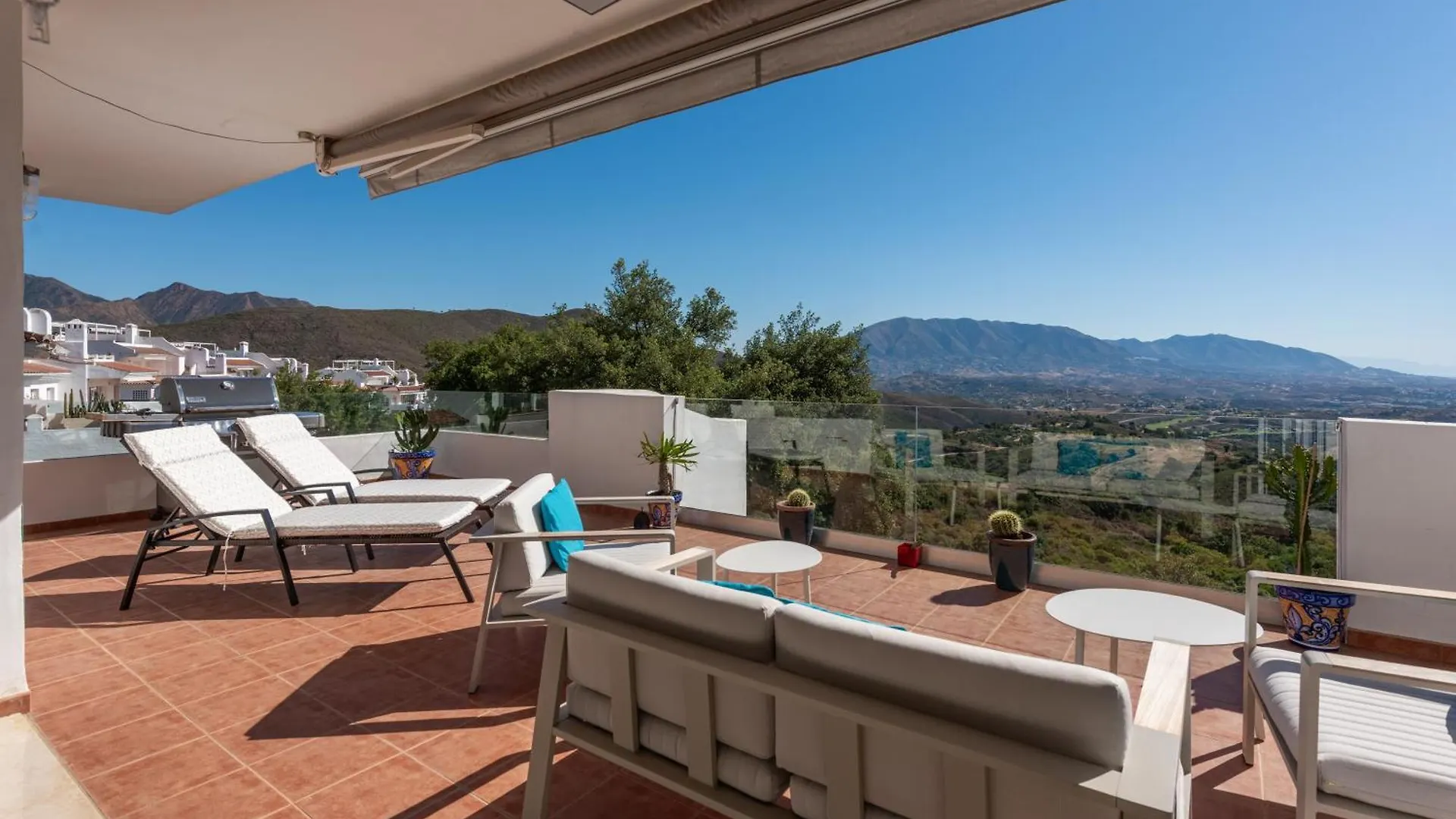 Modern Serene Retreat In Marbella East Ojen
