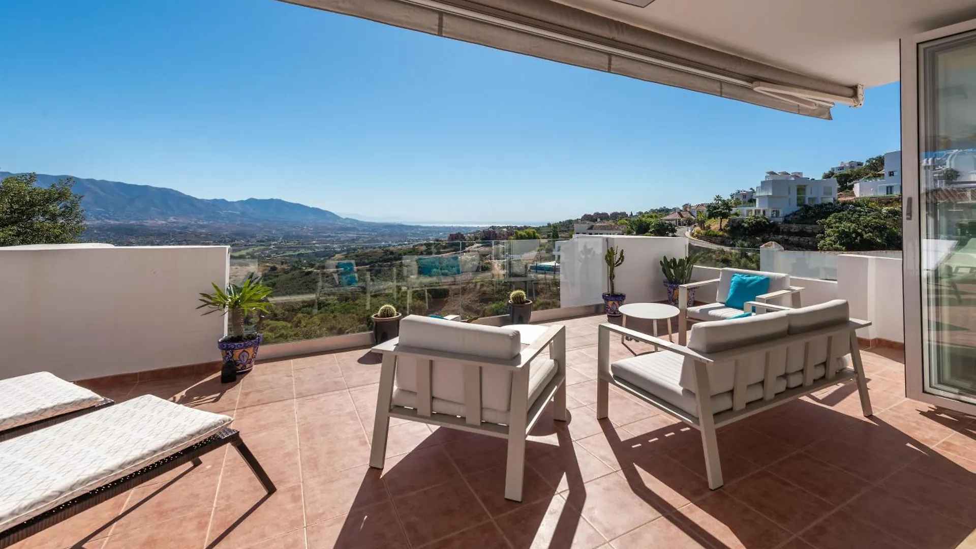 Modern Serene Retreat In Marbella East Ojen